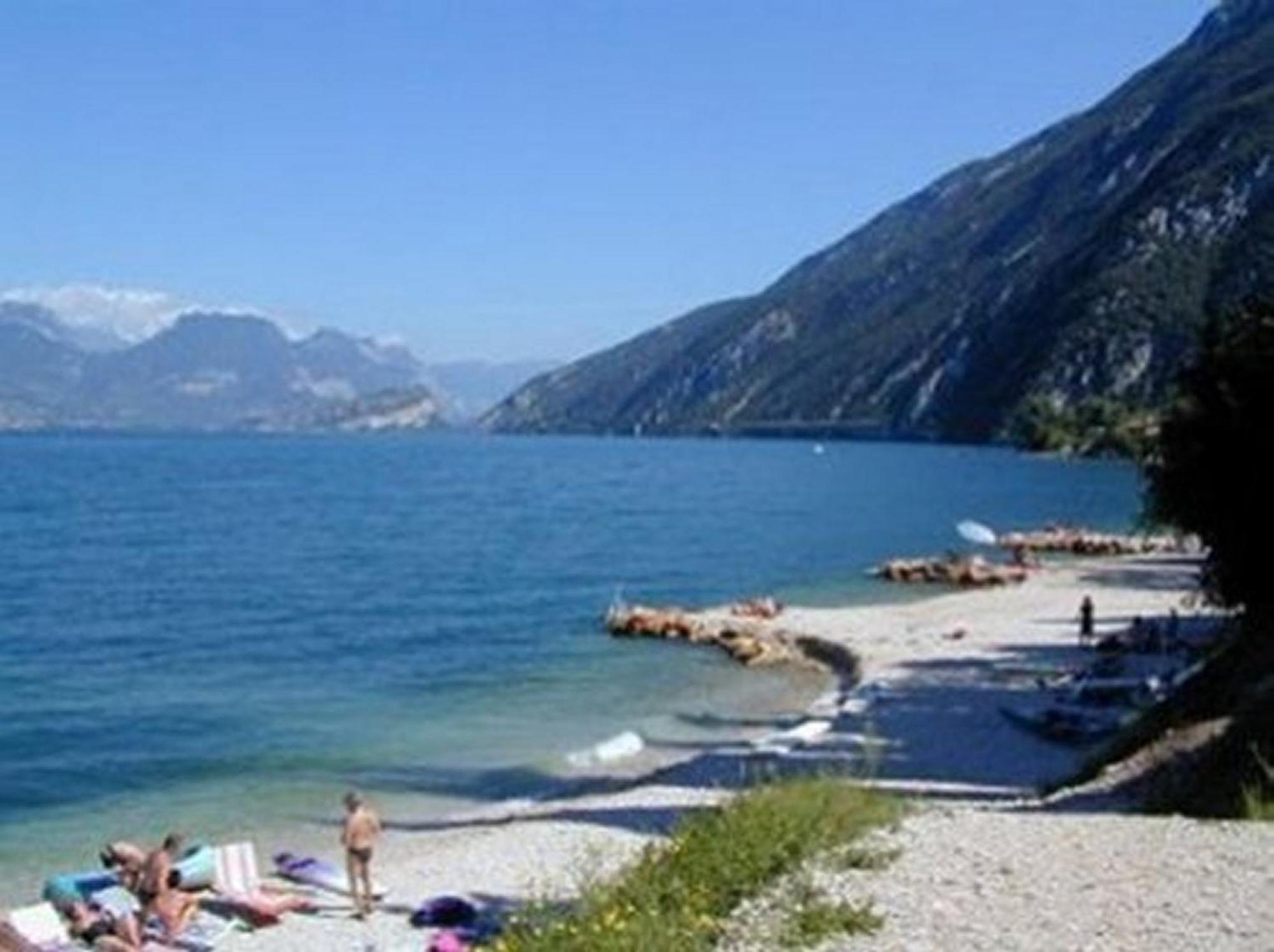 Hotel Oasi Beach Malcesine Buitenkant foto