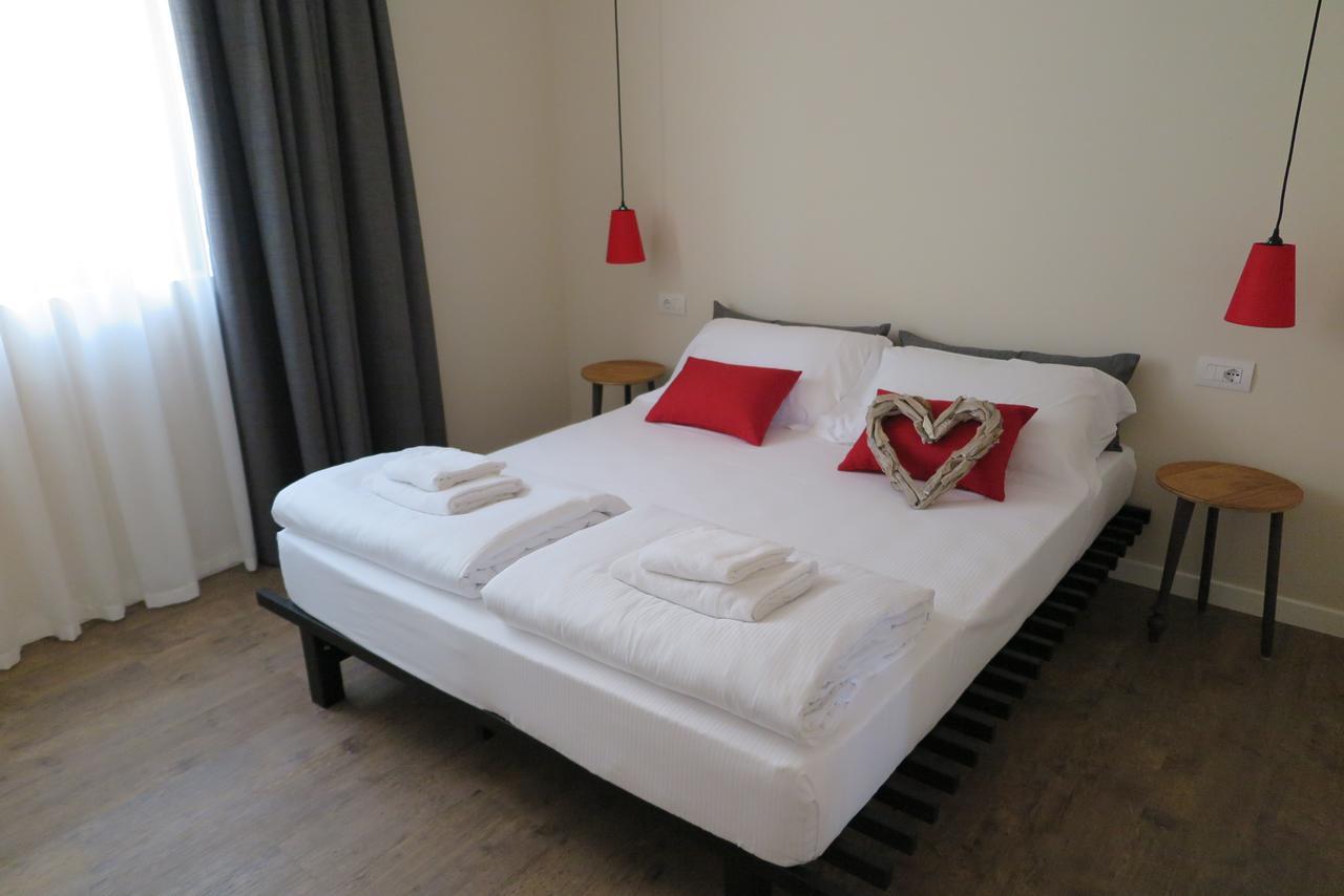 Hotel Oasi Beach Malcesine Buitenkant foto