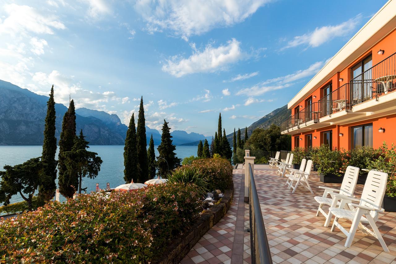Hotel Oasi Beach Malcesine Buitenkant foto