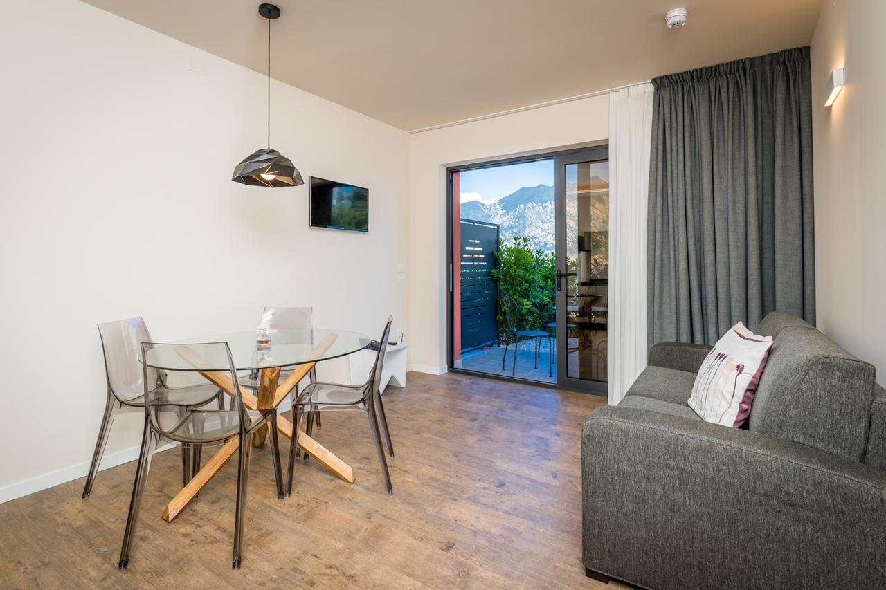Hotel Oasi Beach Malcesine Buitenkant foto