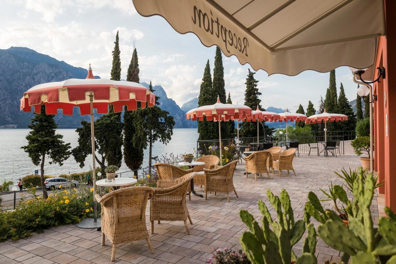 Hotel Oasi Beach Malcesine Buitenkant foto