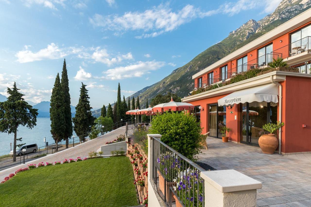 Hotel Oasi Beach Malcesine Buitenkant foto